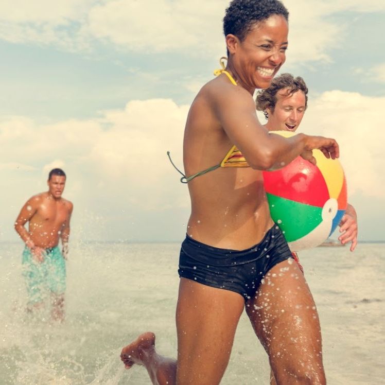 Vai à praia no Carnaval? Veja como evitar problemas de saúde